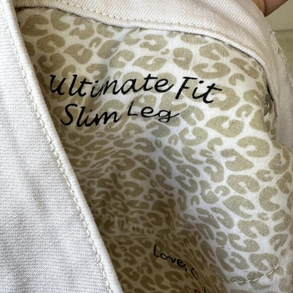 Chico's Platinum Denim Sz 14 Cream Ultimate Fit Slim Straight Leg 5 Pocket Jeans - Picture 7 of 8